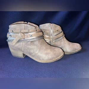 Jelly pop Booties Size 6.5m